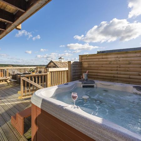 Lodge 40, Retallack Resort & Spa St Columb Major Extérieur photo
