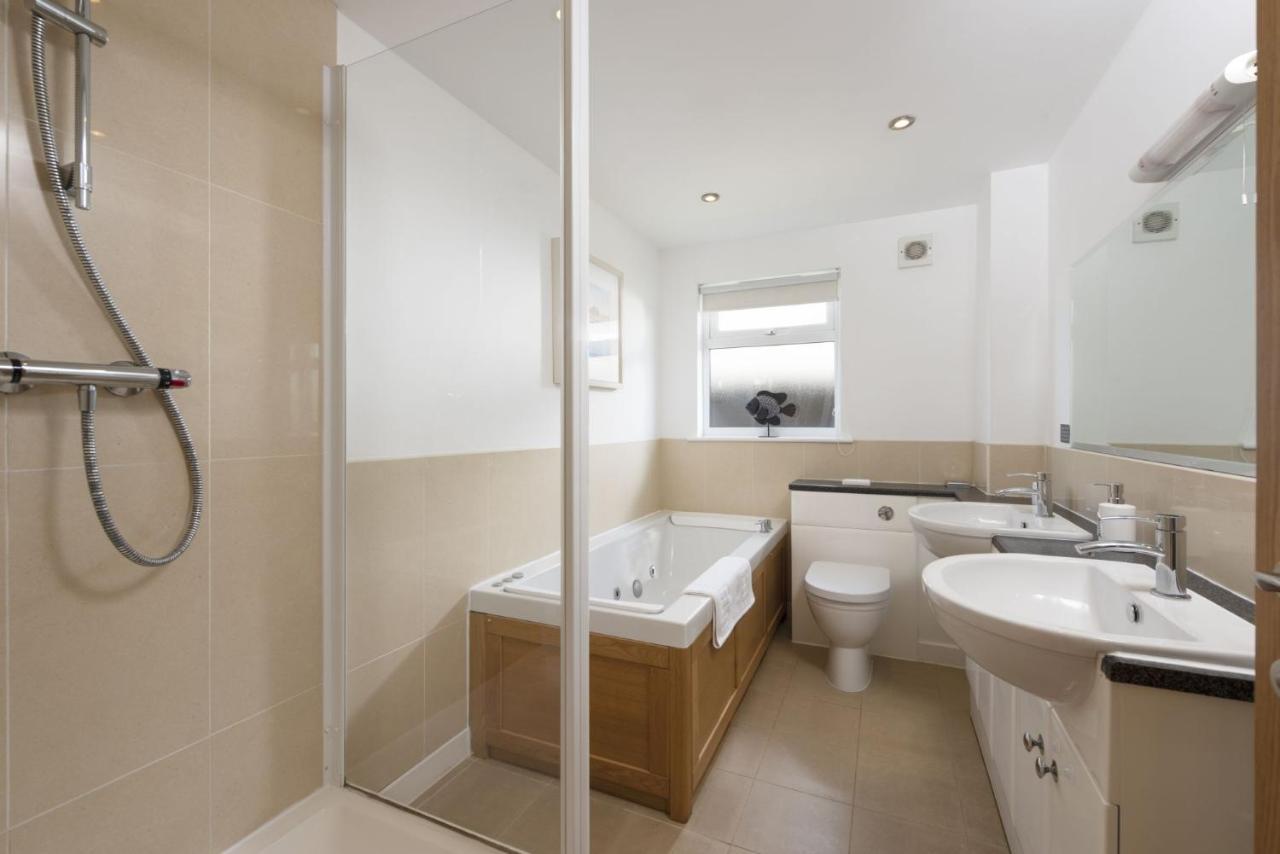 Lodge 40, Retallack Resort & Spa St Columb Major Extérieur photo